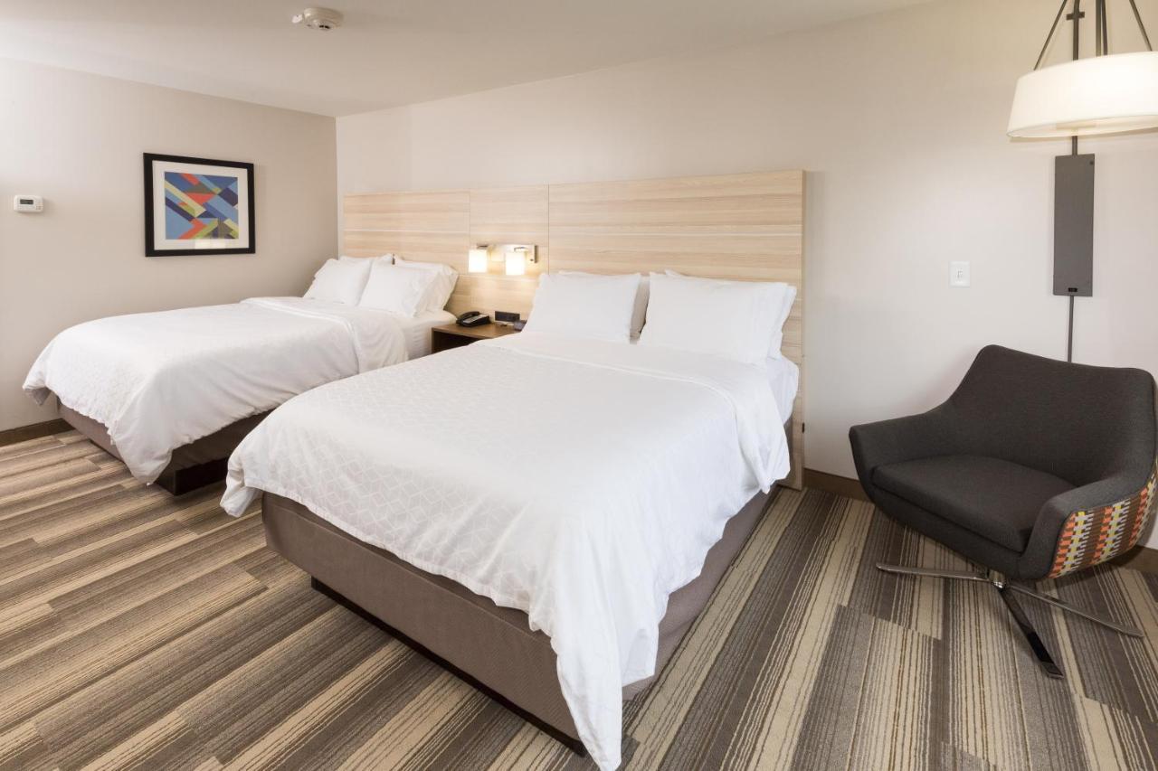 Express & By Ihg 2*