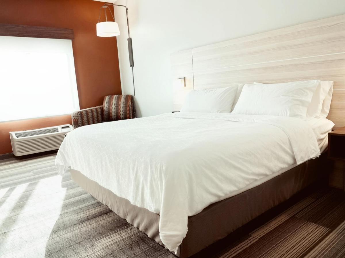 Express & By Ihg