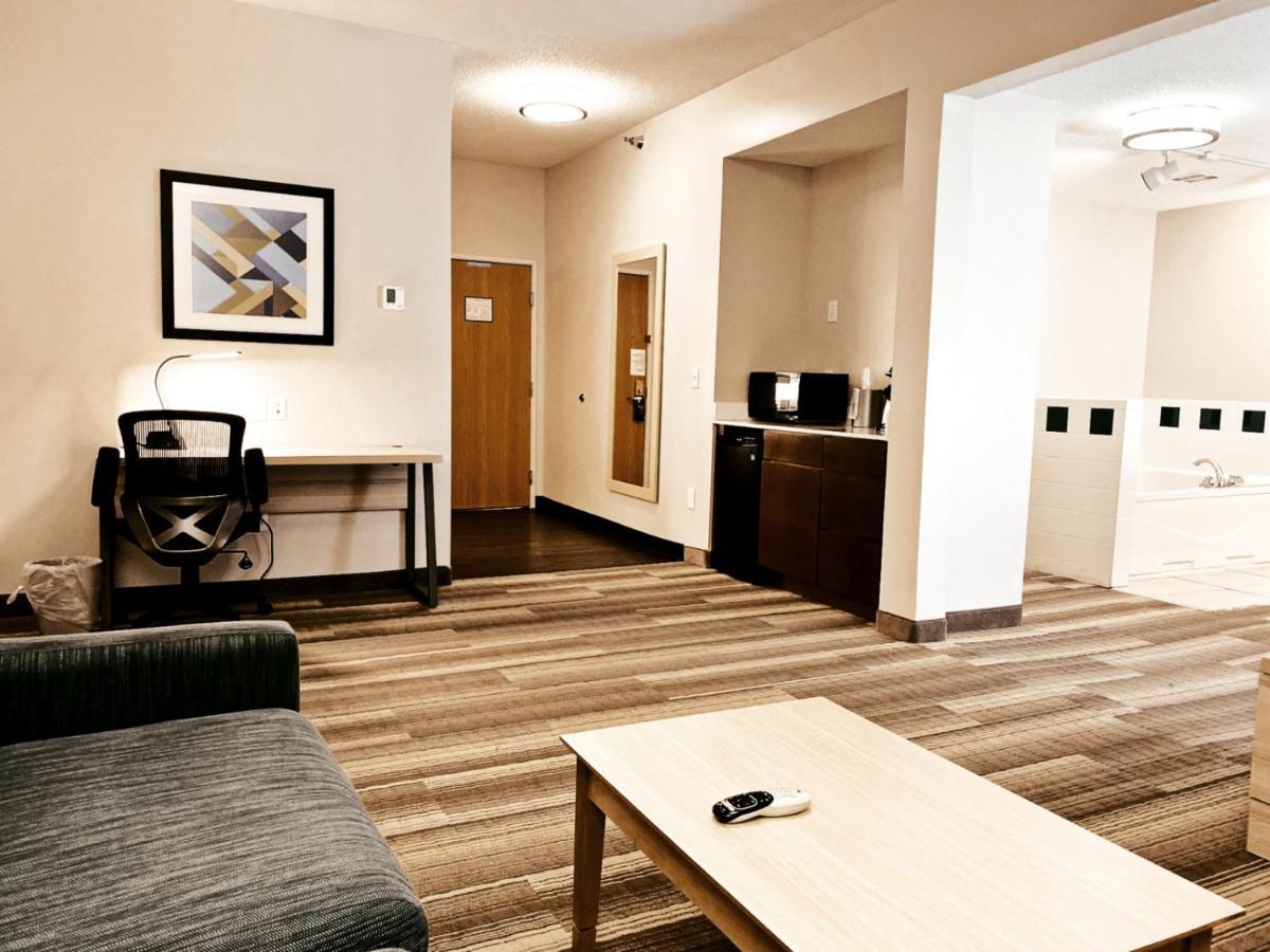 Express & By Ihg 2*