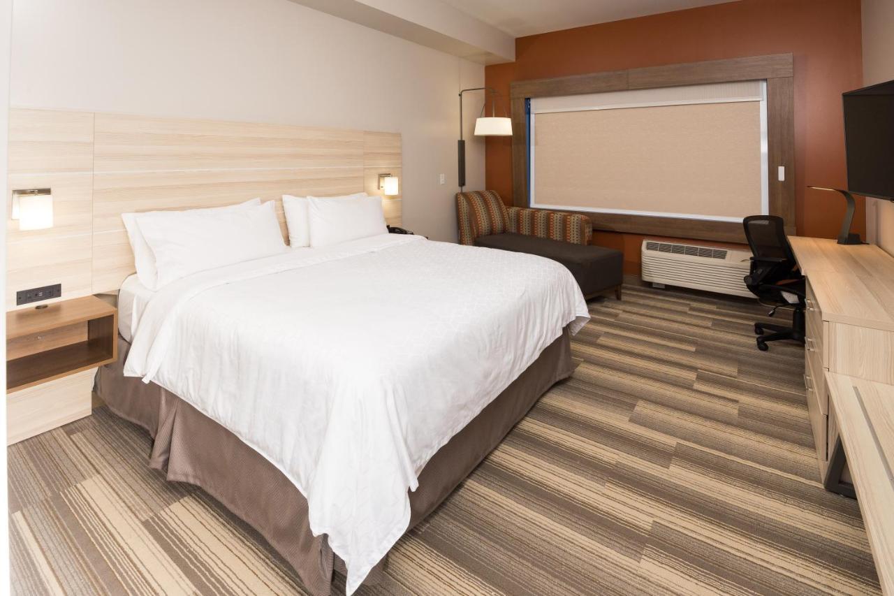 Express & By Ihg