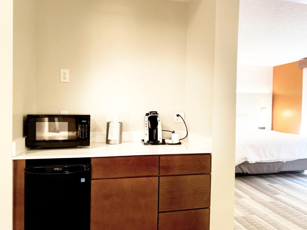 Express & By Ihg Hotel 2*