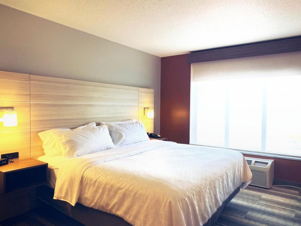 Express & By Ihg