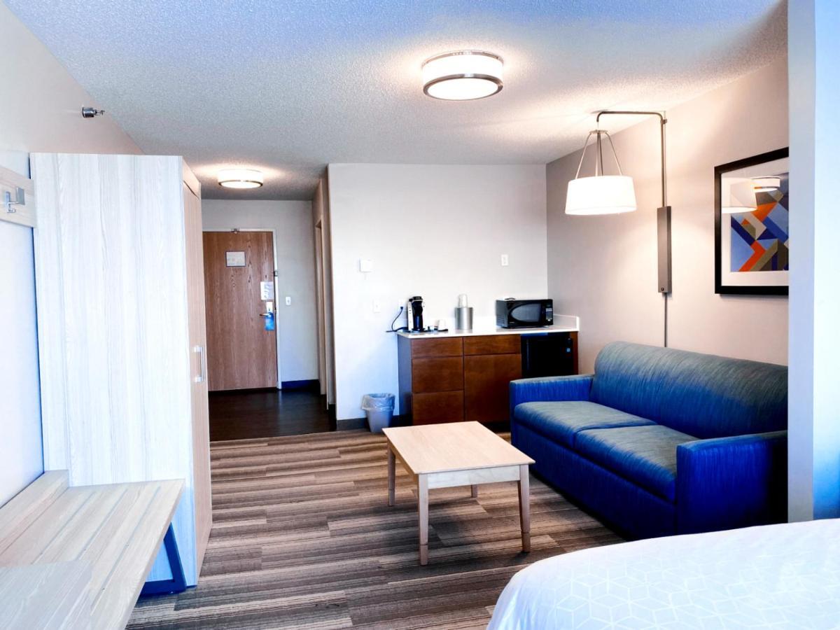 Hotel Express & By Ihg Logansport