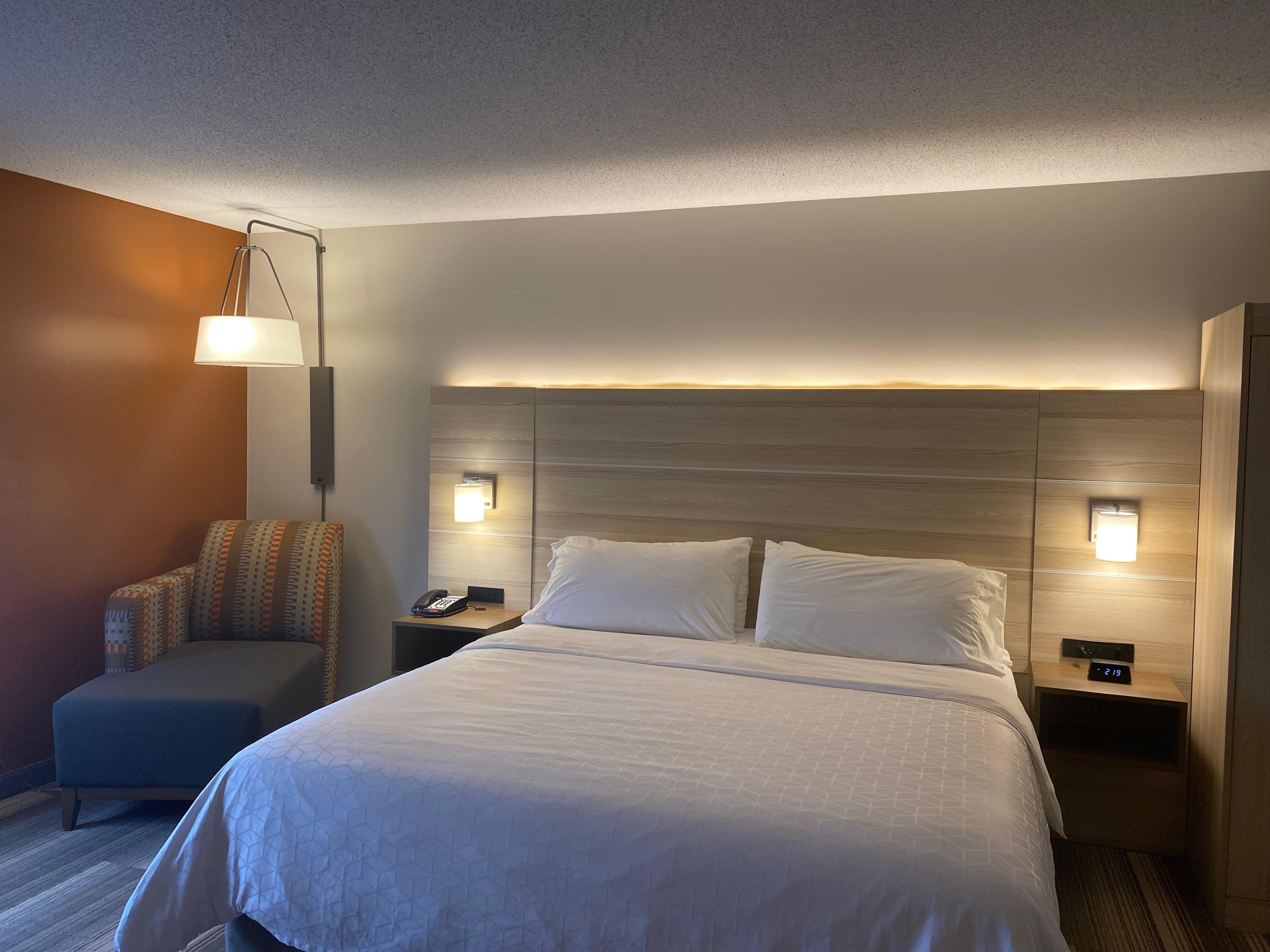 Express & By Ihg Hotel 2*