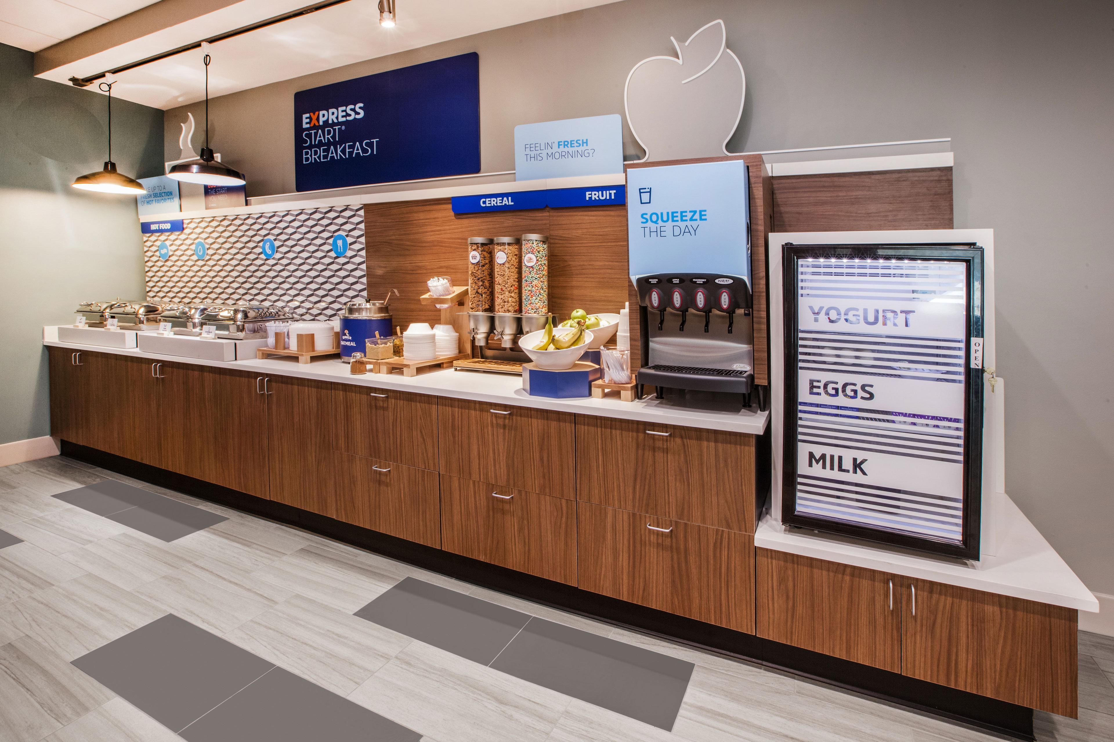 Hotel Express & By Ihg Logansport