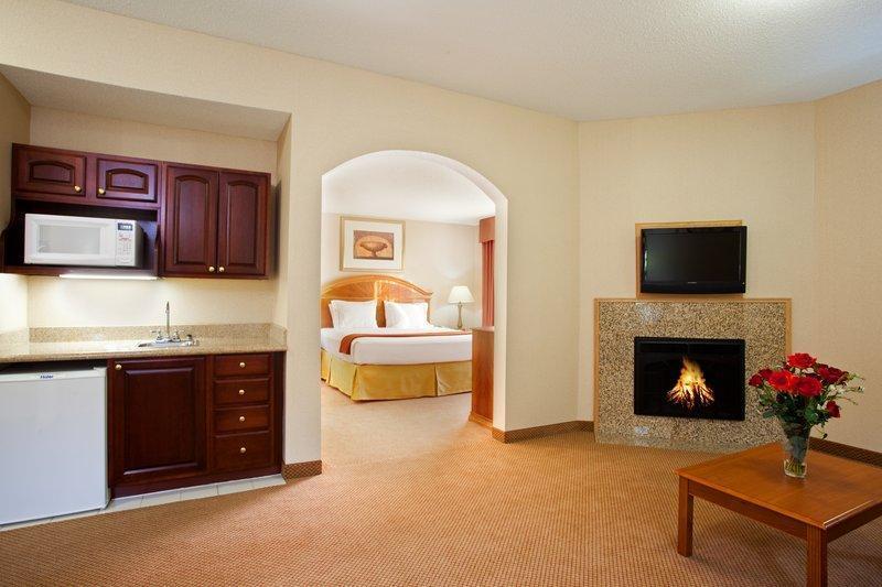 Express & By Ihg 2* Logansport