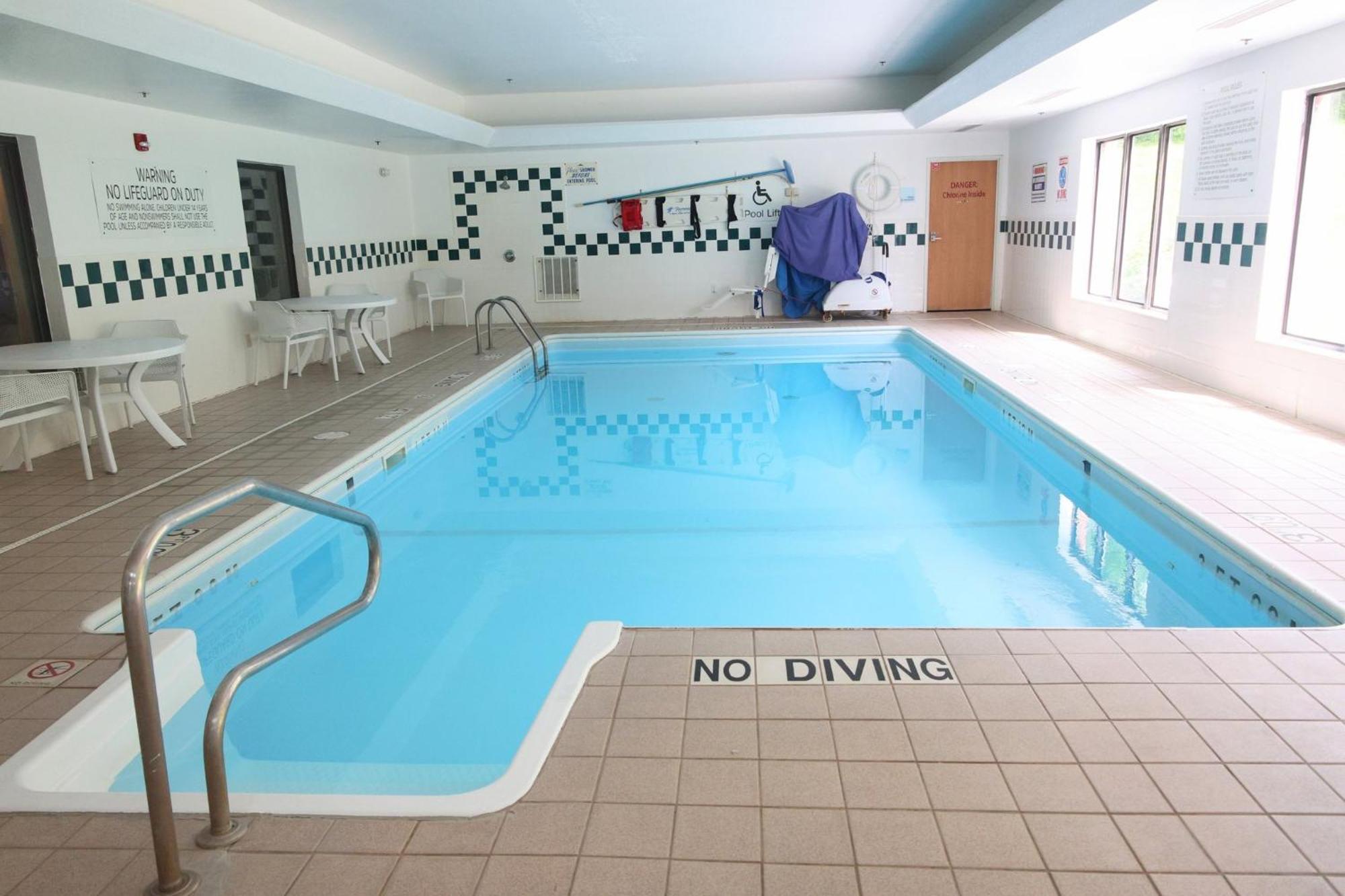 Express & By Ihg 2* Logansport