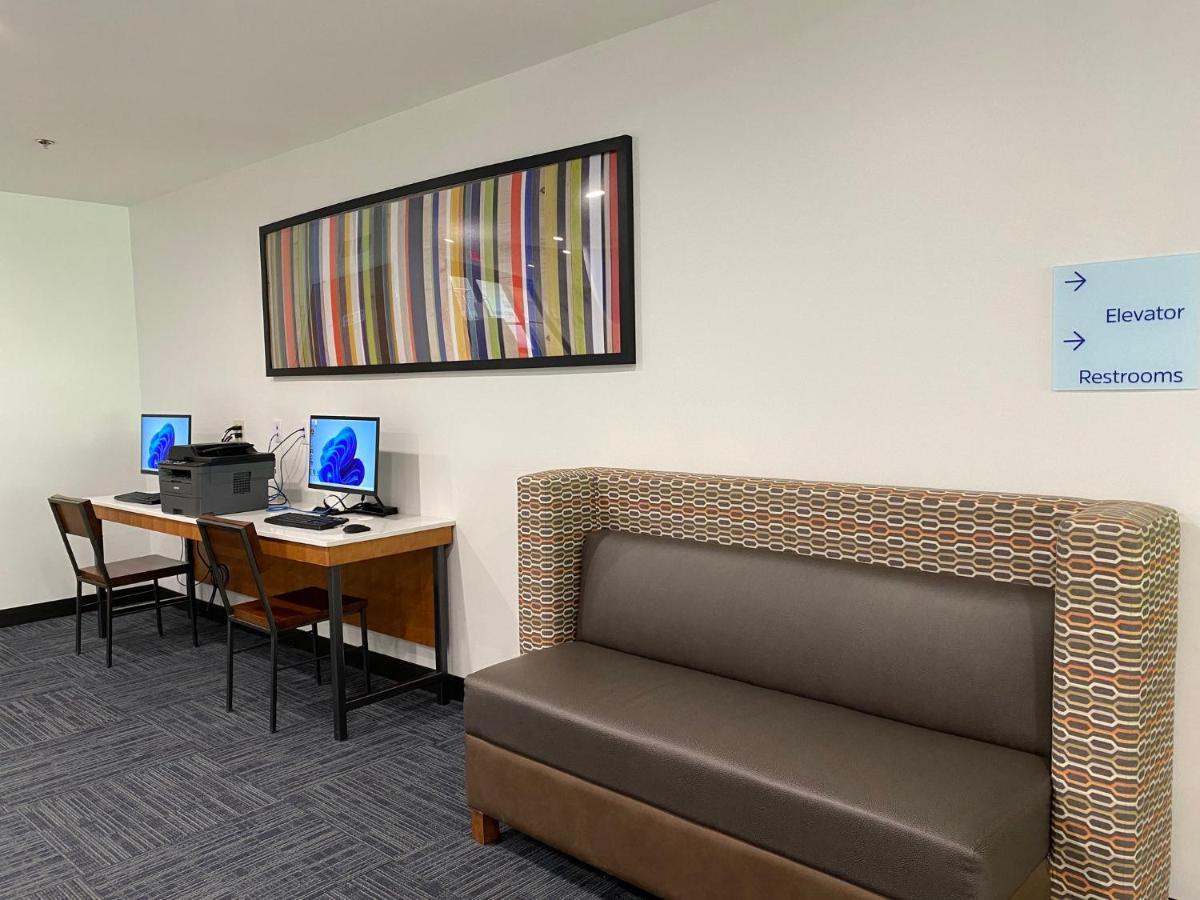 Express & By Ihg Hotel Logansport